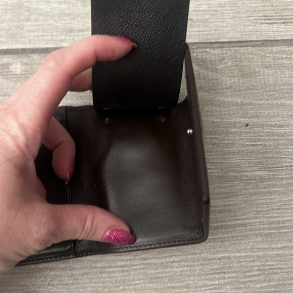 Authentic Gucci Monogram Key Case EUC - Picture 8 of 10